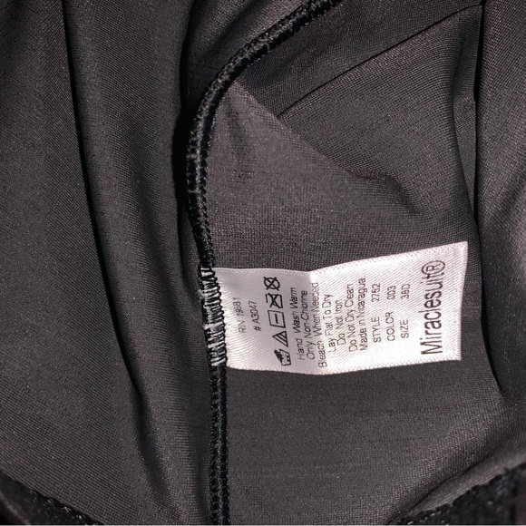 Strapless bodysuit by Miraclesuit size 38D - Picture 2 of 2